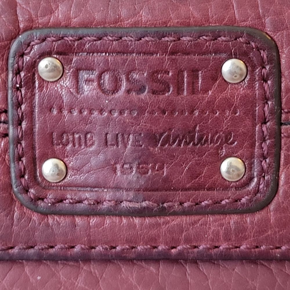 Fossil "Long Live Vintage 1954" Burgundy Leather Tri-fold Wallet - Picture 5 of 7